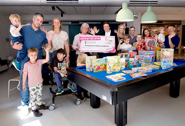 Übergabe der Smartboards für das Armlabor